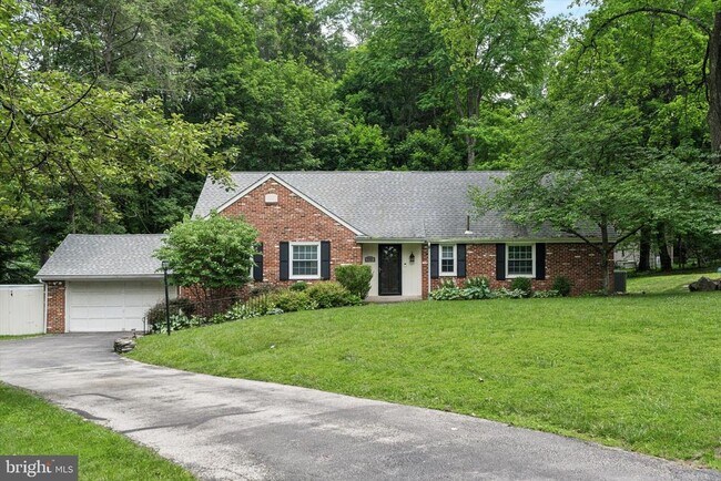 Primary Photo - 903 Sulgrave Ln
