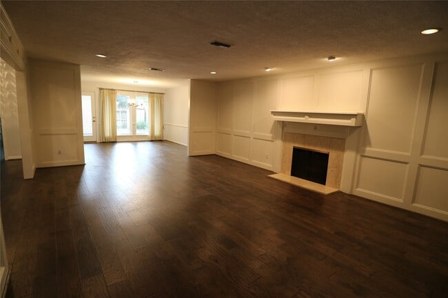 Building Photo - 9939 Kemp Forest Dr