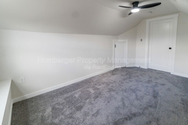 Building Photo - 1909 S Garden Springs Rd