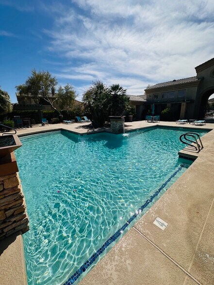 Building Photo - 16013 S Desert Foothills Pky