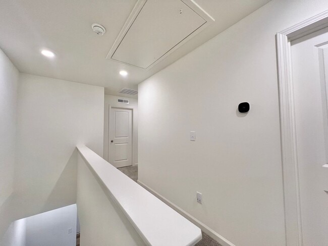Building Photo - Luxurious, Newly Built 3BD, 2.5BA Raleigh ...