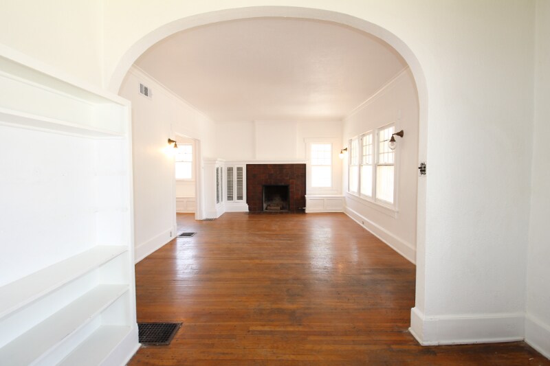 Building Photo - 2900 San Diego Ave