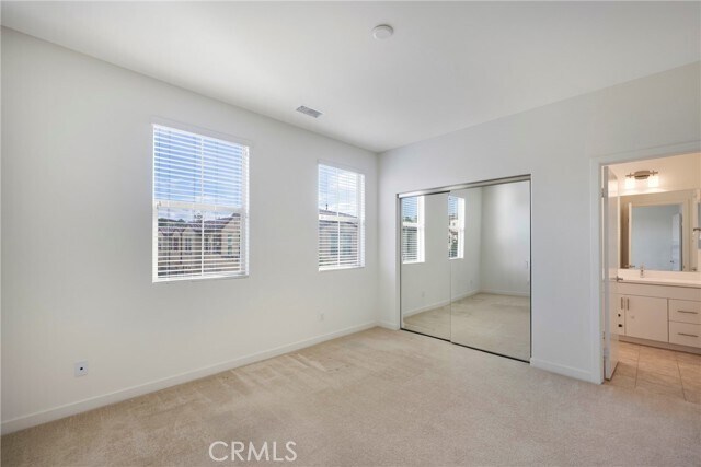 Building Photo - 18 Prominence