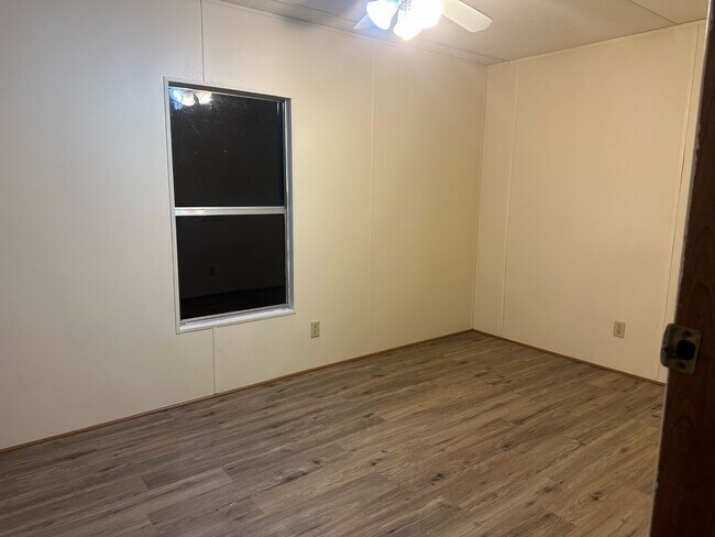 Building Photo - Magnolia #09