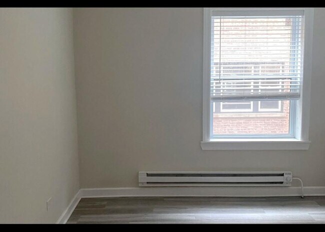 Building Photo - 1 bedroom in Chicago IL 60657