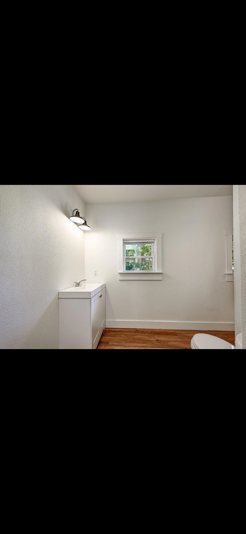 Building Photo - Available July 1st!  2-bedroom, 1-bathroom...