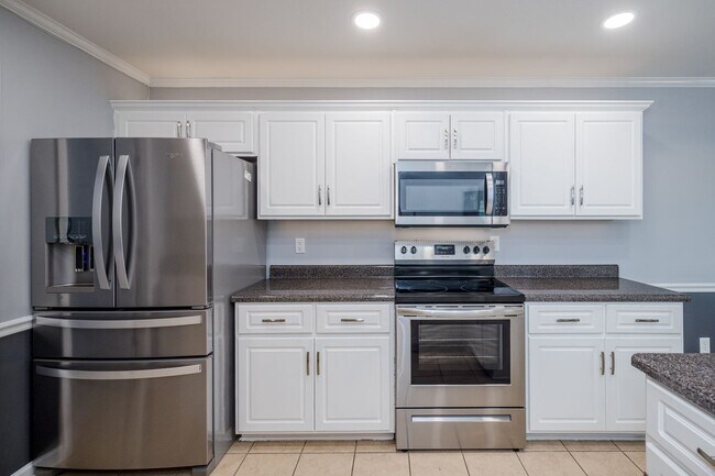 Building Photo - 1053 Grove Landing Ln