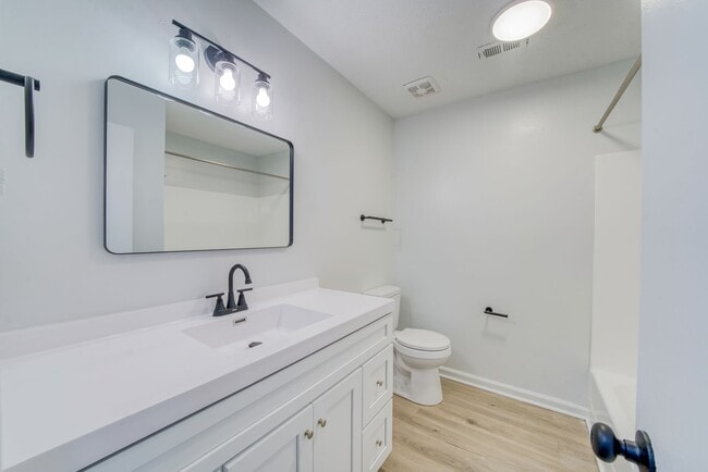 Building Photo - 357 Railroad St