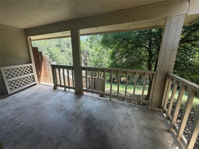 Building Photo - 11101 Oak Branch Dr