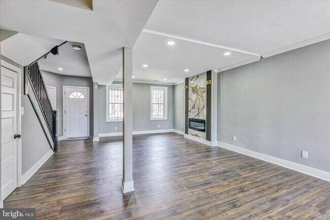 Building Photo - 3015 Spaulding Ave