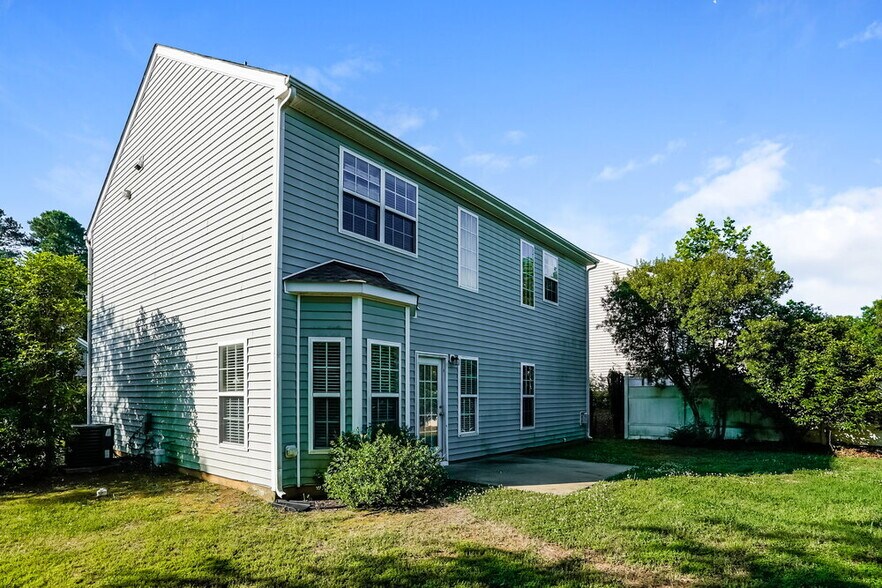 Building Photo - 2017 Sterling Hill Dr