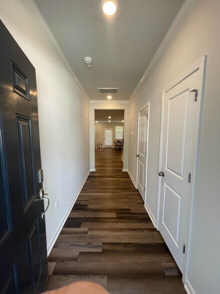 Building Photo - Room in Townhome on Hazy Hills Ln