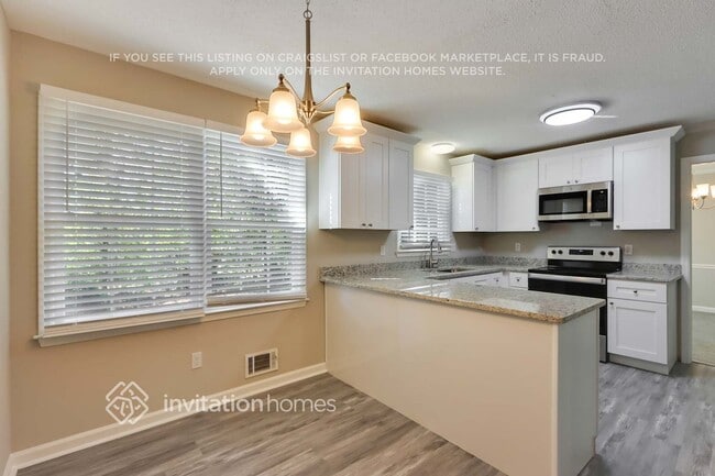 Building Photo - 6186 Pinewood Dr SE