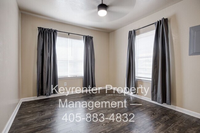 Building Photo - Bright & Stylish 2-Bedroom Close to the Plaza District