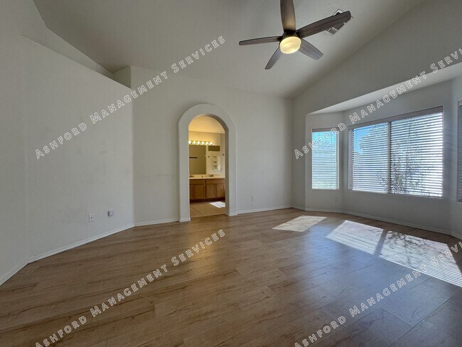 Building Photo - ***MOVE IN SPECIAL!*** BEAUTIFUL 3 BEDROOM...