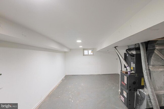 Building Photo - 8 Irving Pl