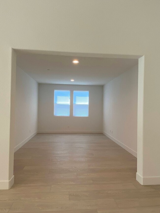 Building Photo - Stunning Like-New Home for Rent in Ellis C...