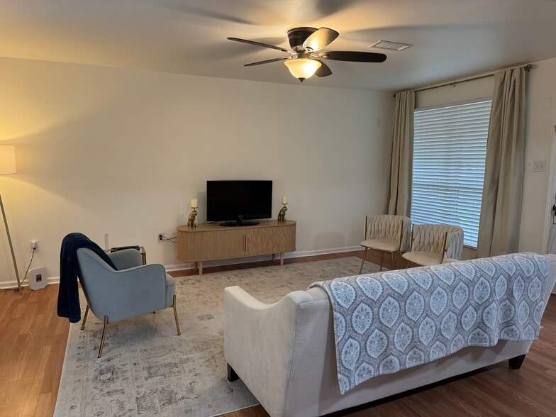 Building Photo - 212 Harrison Ave