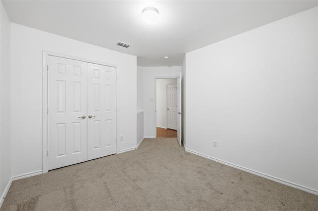 Building Photo - 10844 Live Oak Creek Dr