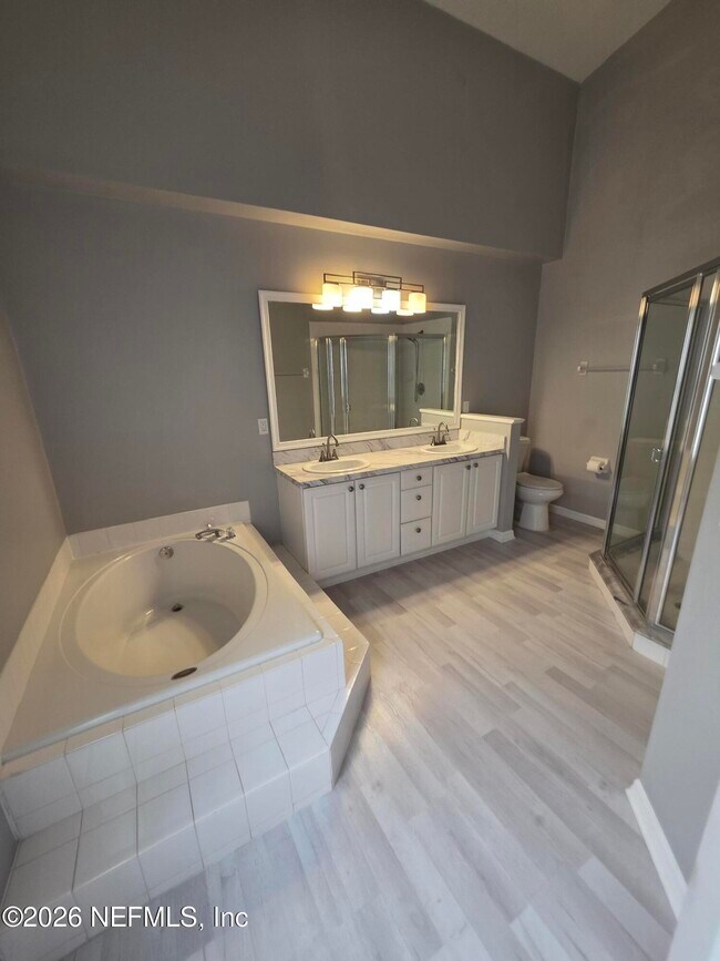Building Photo - 8219 Teaticket Dr