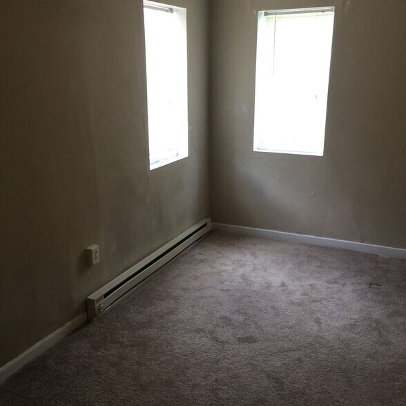 Building Photo - 110 W Walnut St