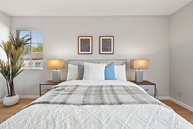 Building Photo - 5319 Ridgeview Cir