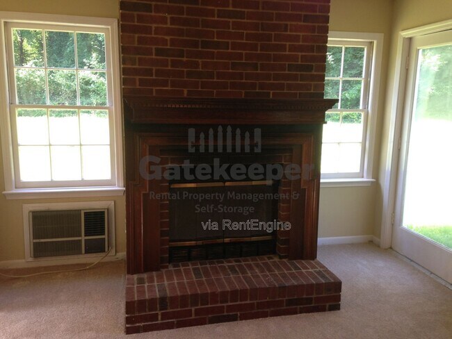 Building Photo - 695 Georgia Ave