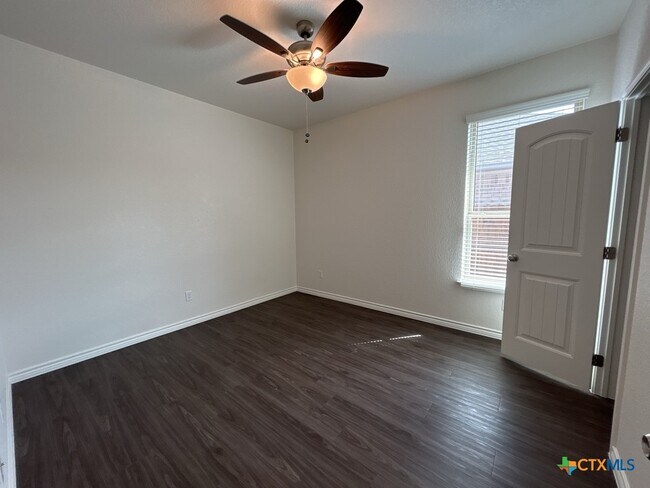 Building Photo - 5112 Rose Gdn Lp