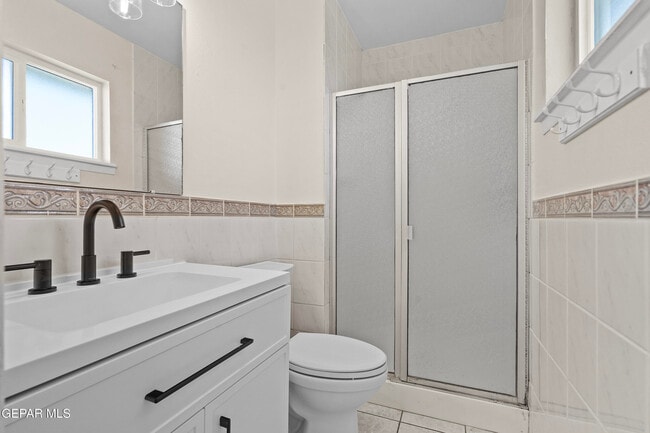 Building Photo - 7316 Clemente Ave