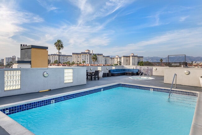 Building Photo - Marbella Apartments