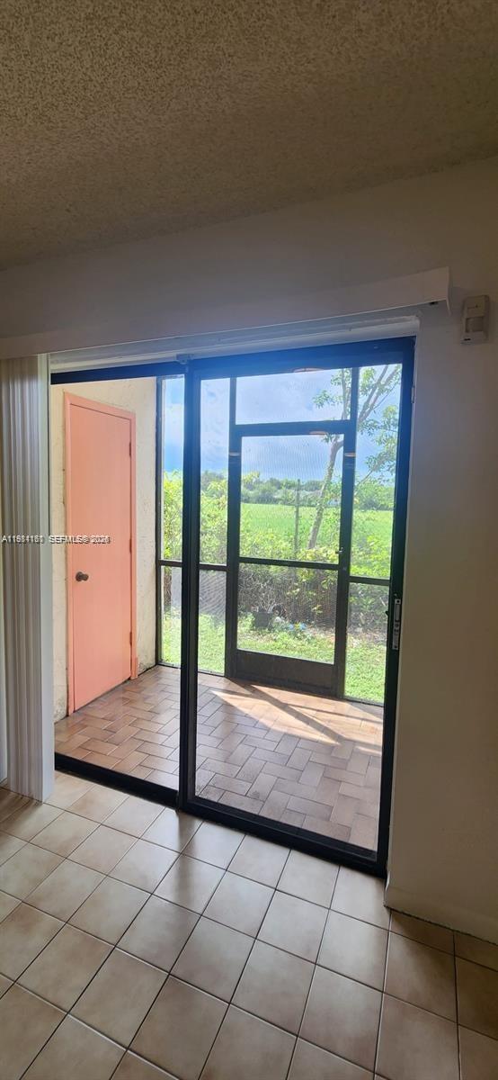 Building Photo - 880 NE 207th Terrace