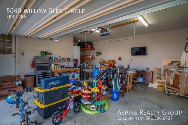Building Photo - 5060 Willow Glen Cir