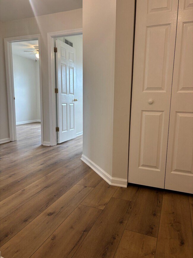 Building Photo - 4220 Elm Ct