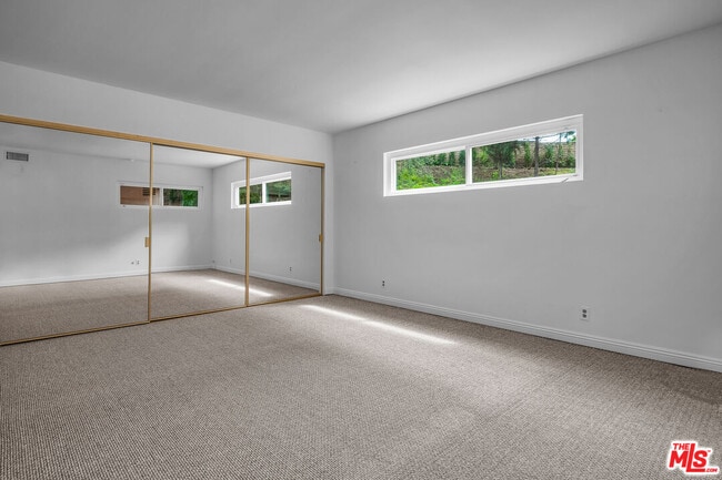 Building Photo - 2925 Dona Susana Dr