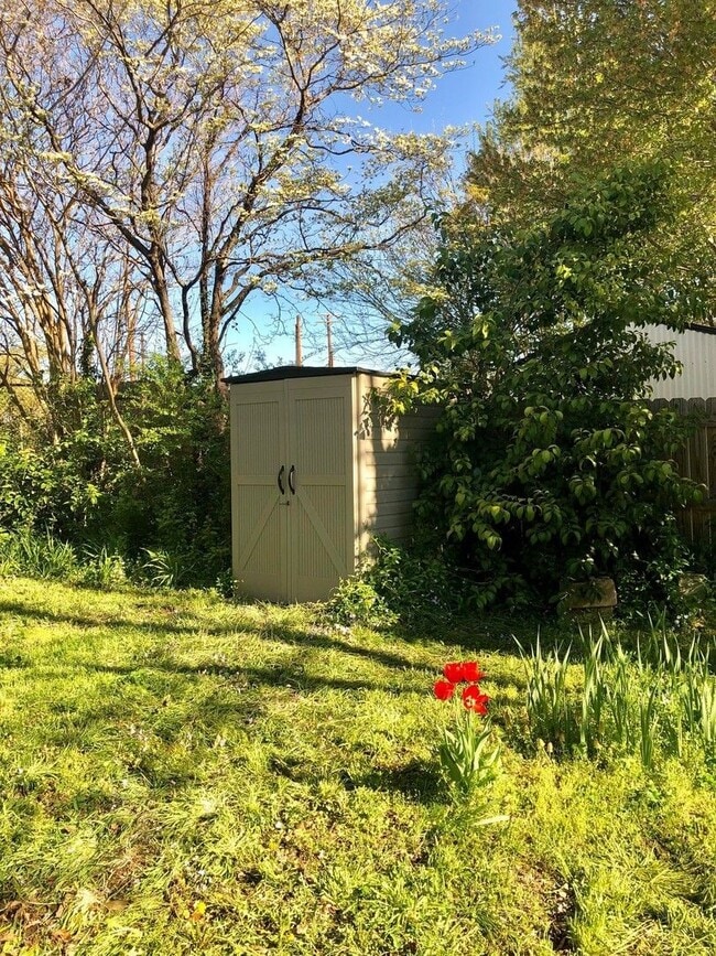 Building Photo - 1128 Sumpter St