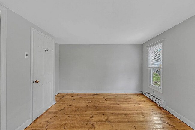 Building Photo - 213 Colburn Ave