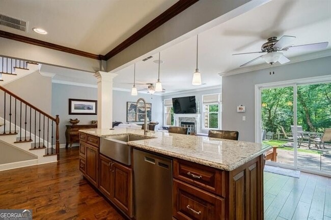 Building Photo - 947 Lenox Hill Ct NE