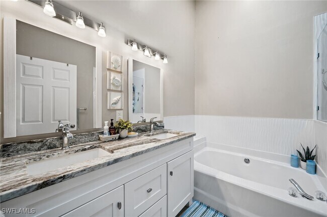 Building Photo - 17611 Marco Island Ln