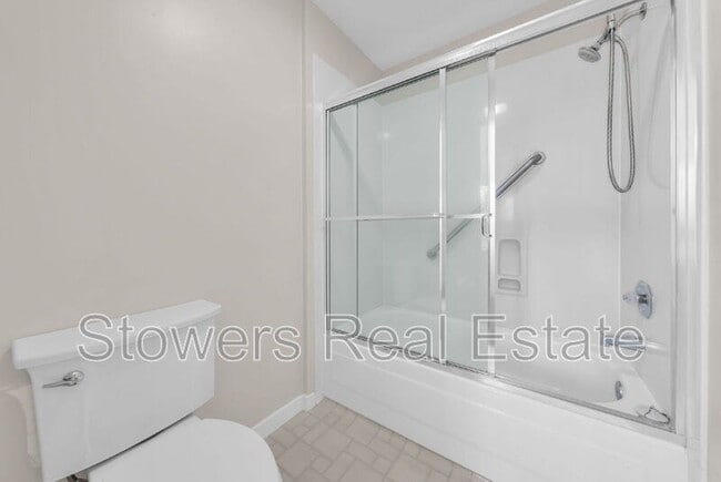 Building Photo - 424 Sutton Cir