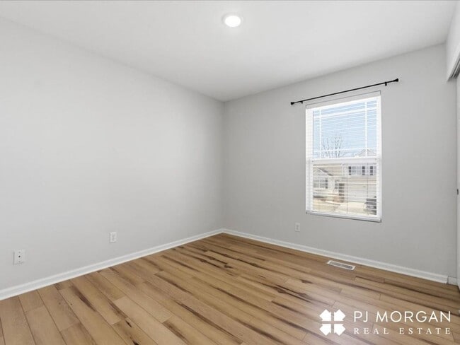 Building Photo - Relax by the fire in this beautiful rental home!