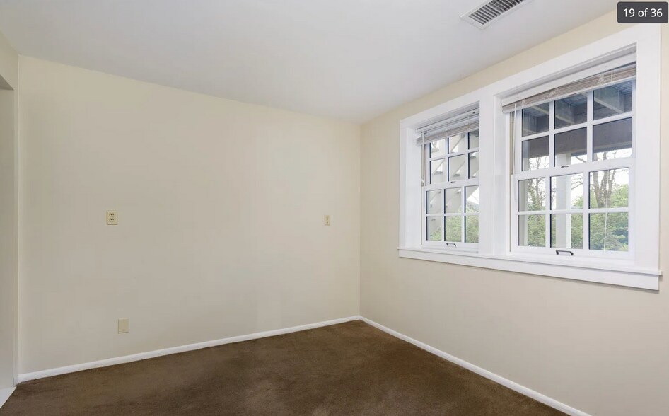 Building Photo - 111 W Homestead Dr