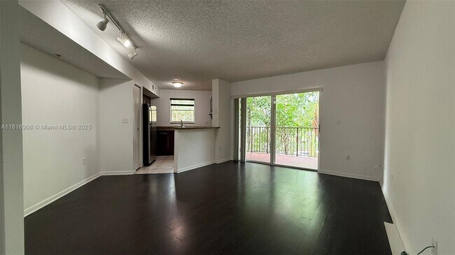 Building Photo - 771 N Pine Island Rd