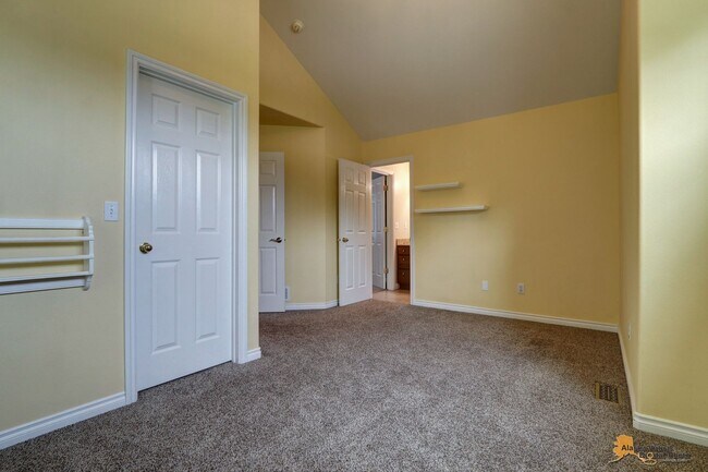 Building Photo - 12761 Rivulet Cir