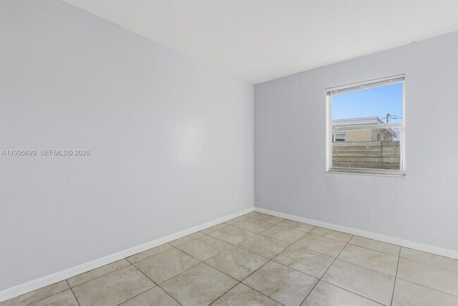 Building Photo - 533 NW 15th Way