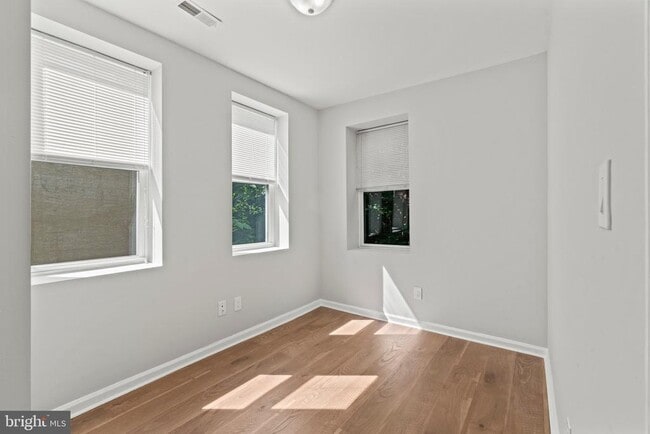 Building Photo - 1018 S 52nd St