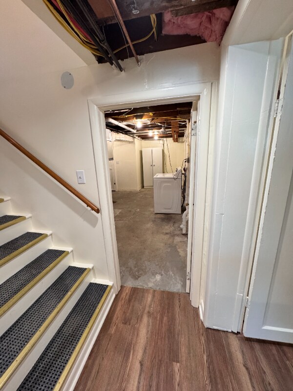 Building Photo - 607 Hollins Ave