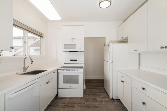 Building Photo - Modern Comfort Meets Classic Charm in This...