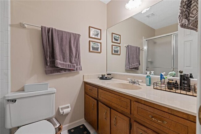 Building Photo - 766 Chesterfield Dr