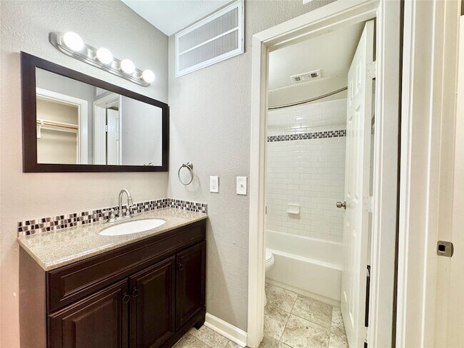 Building Photo - 4319 McKinney Ave