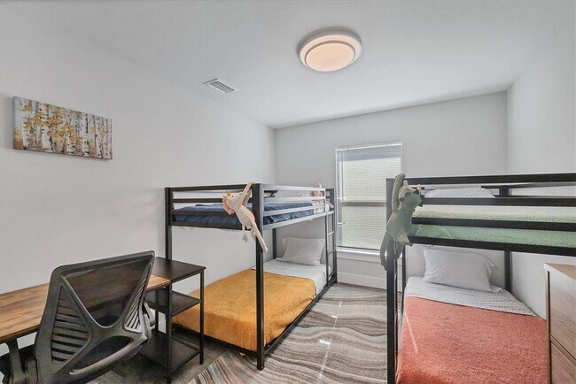 Building Photo - 12025 Saragossa Ln